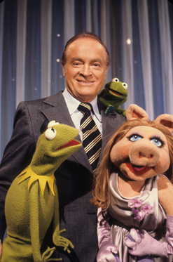 Bob Hope with miss piggy and kermit the frog