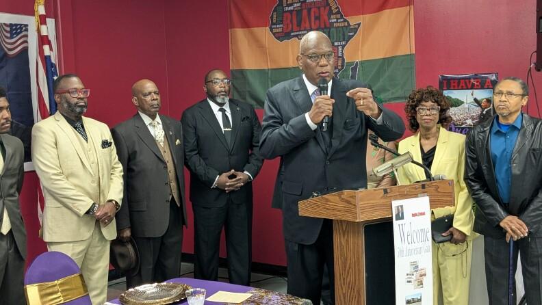 Alt text currently missing