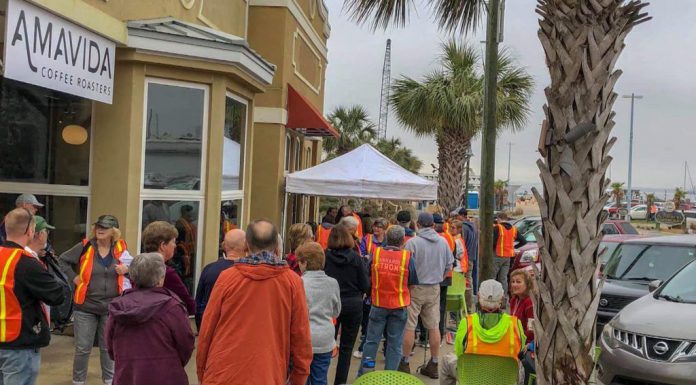 Operation Clean Sweep Cleans up in Panama City Community of Panama City help clean up beach together