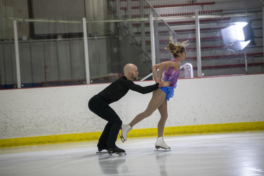 2 Figure skaters on ice